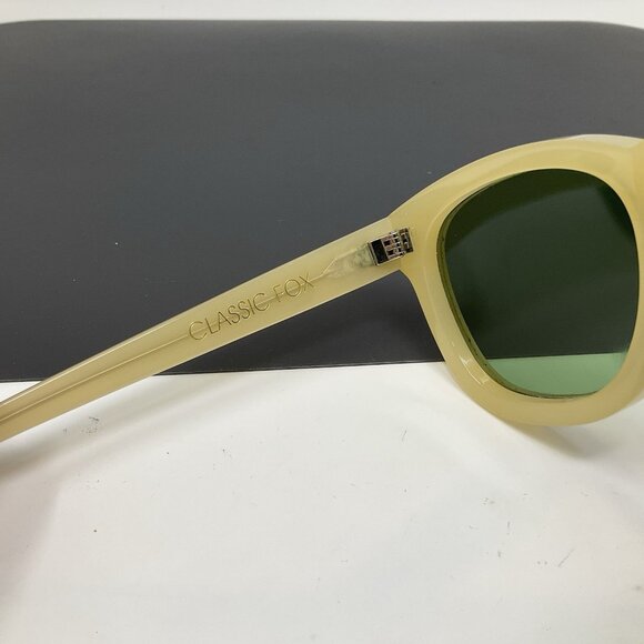 WILDFOX Sunglasses - Classic Fox  Sunglasses main image 7